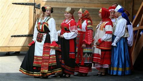 mujeres rusas tipicas|Ropa Tradicional de las Mujeres en Rusia